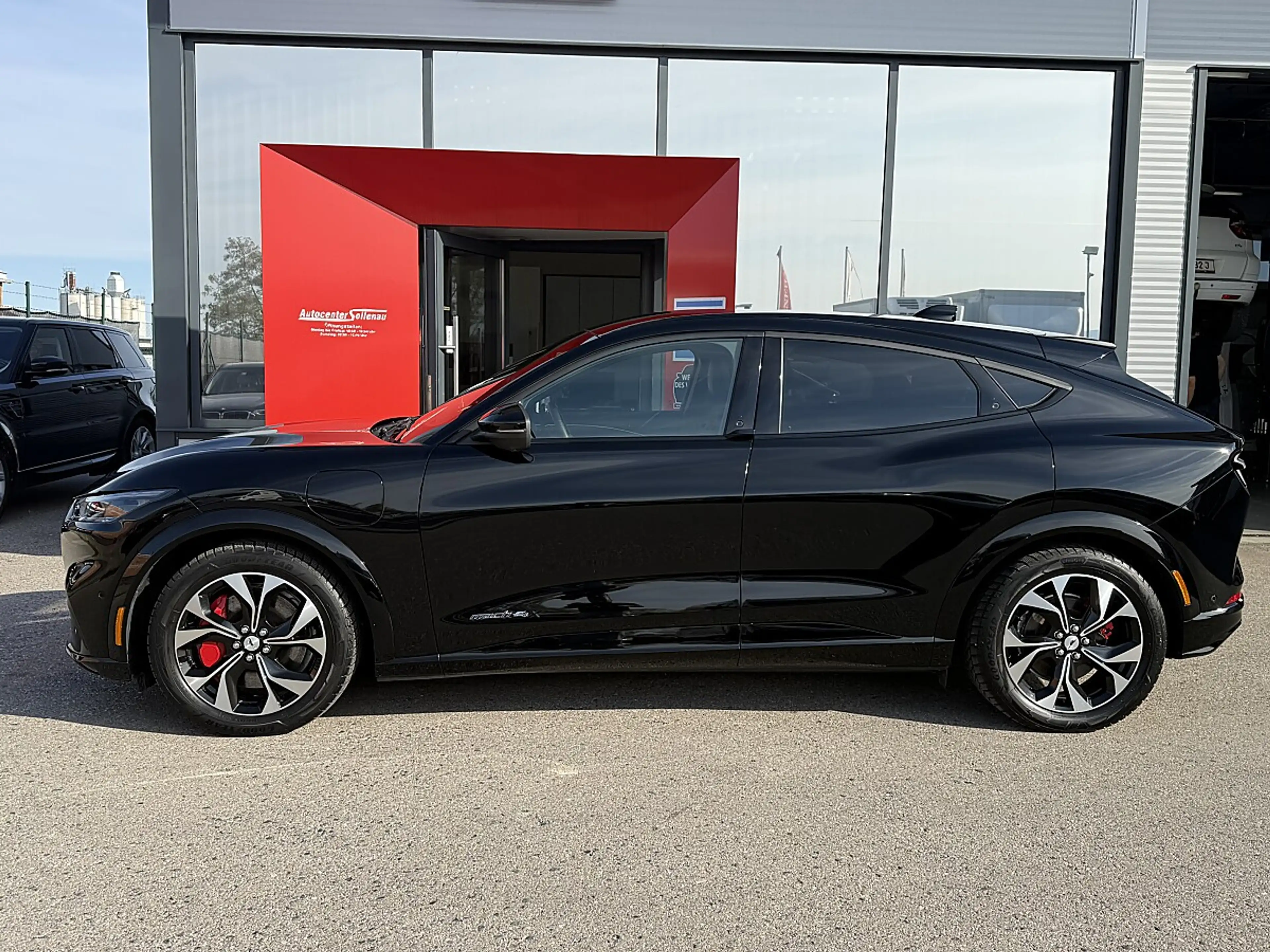 Ford Mustang Mach-E Elektro 99kWh Extended Range AWD Premium — photo 6
