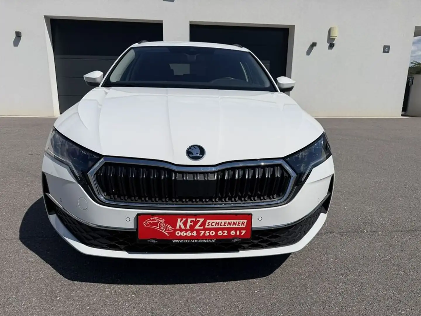 Skoda Octavia Combi 2.0 TDI 85 kW Selection/ACC/Kamera Weiß - 2