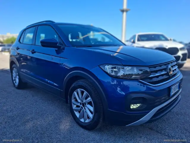 Volkswagen T-Cross view 3