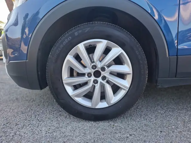 Volkswagen T-Cross view 13