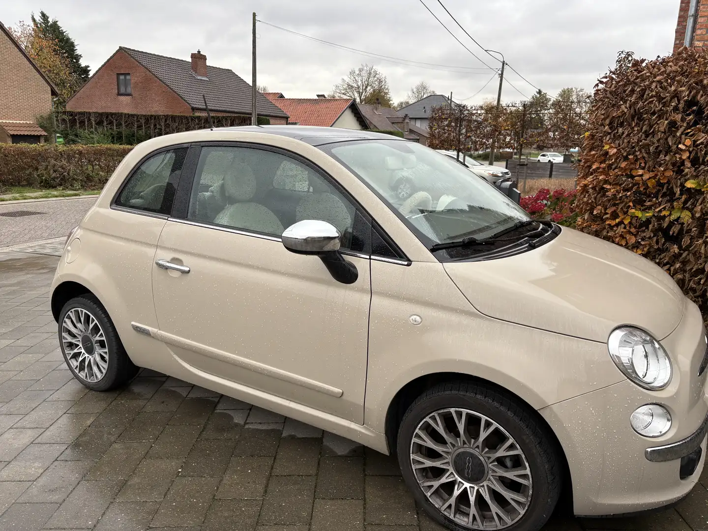 Fiat 500 Hatchback Beige - 2