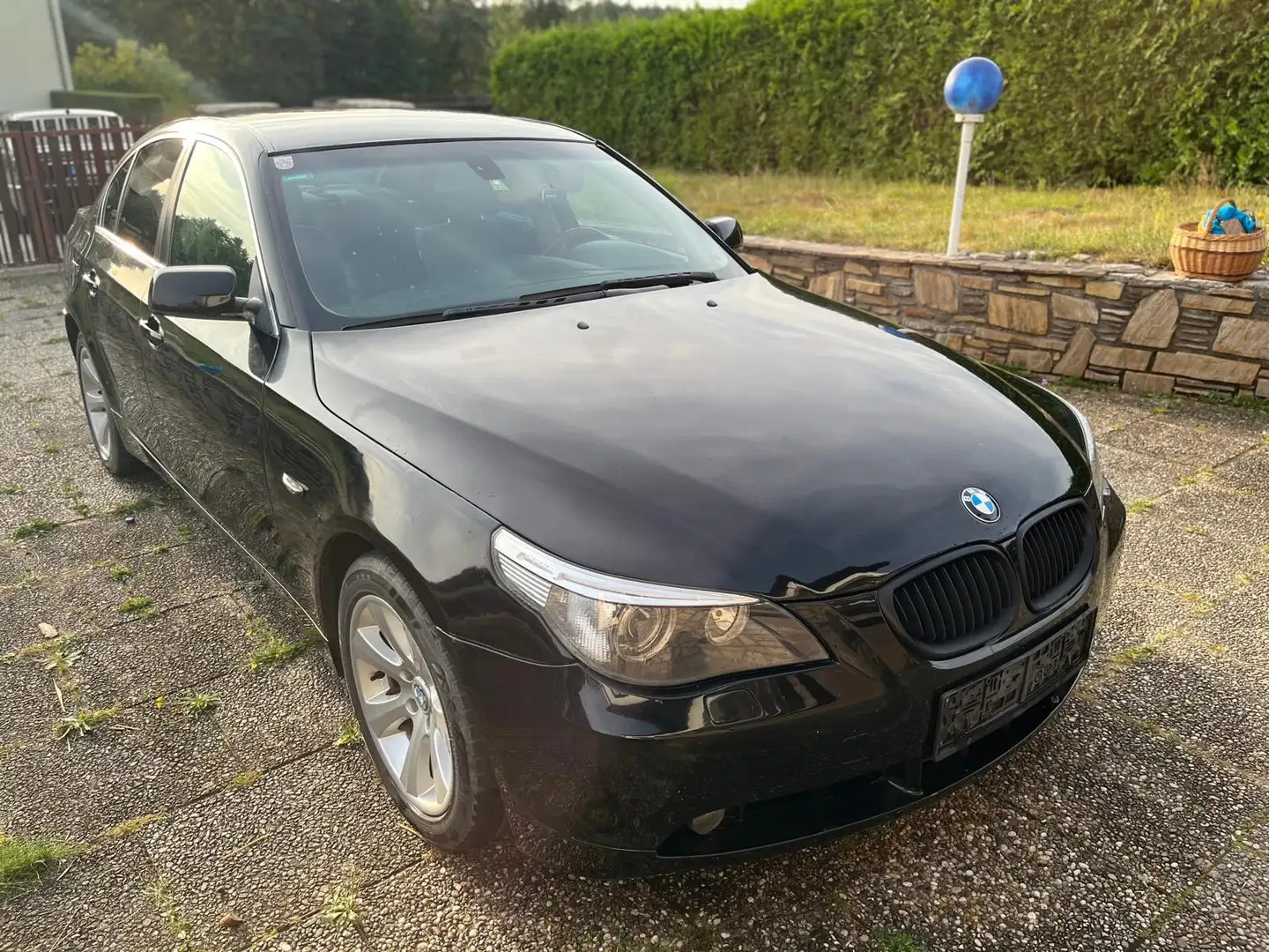 BMW 520 520i Schwarz - 1