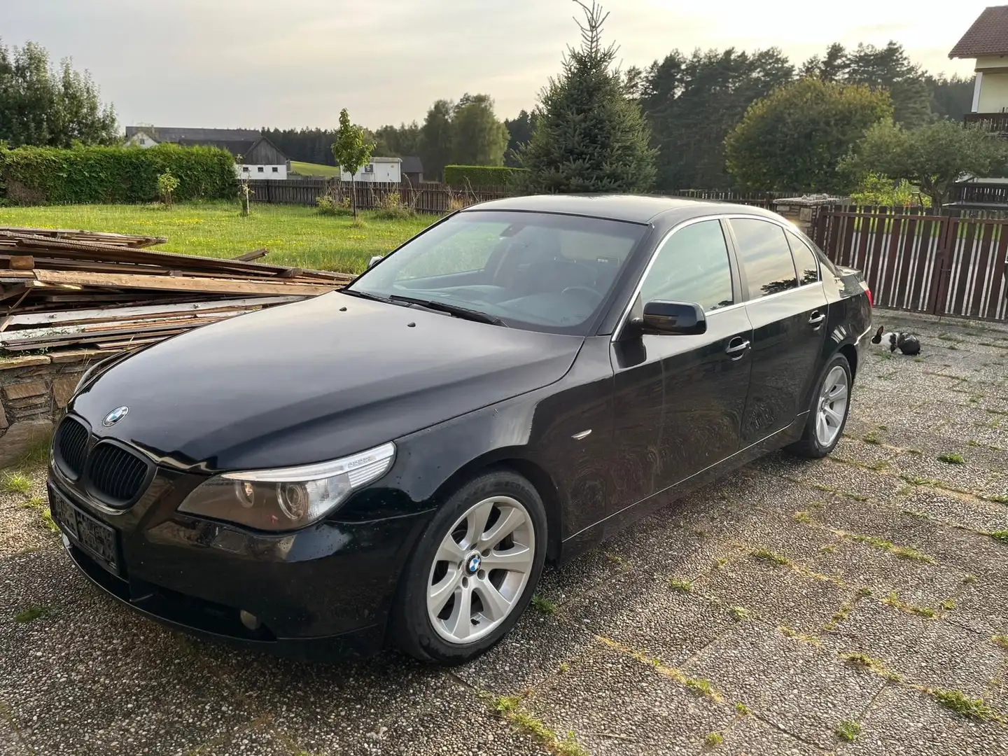 BMW 520 520i Schwarz - 2