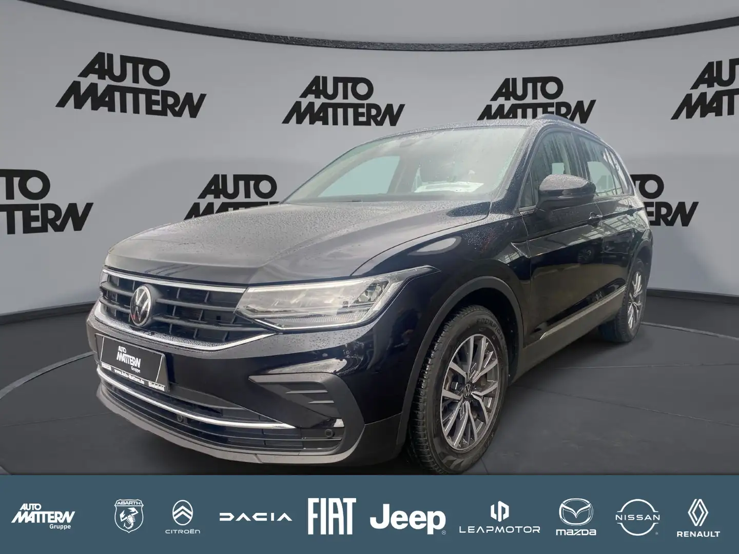 Volkswagen Tiguan 2.0 TDI Life Zwart - 1