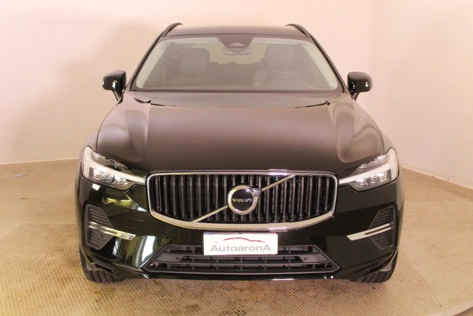 Volvo XC60 B4 (d) automatico Core Noir - 2