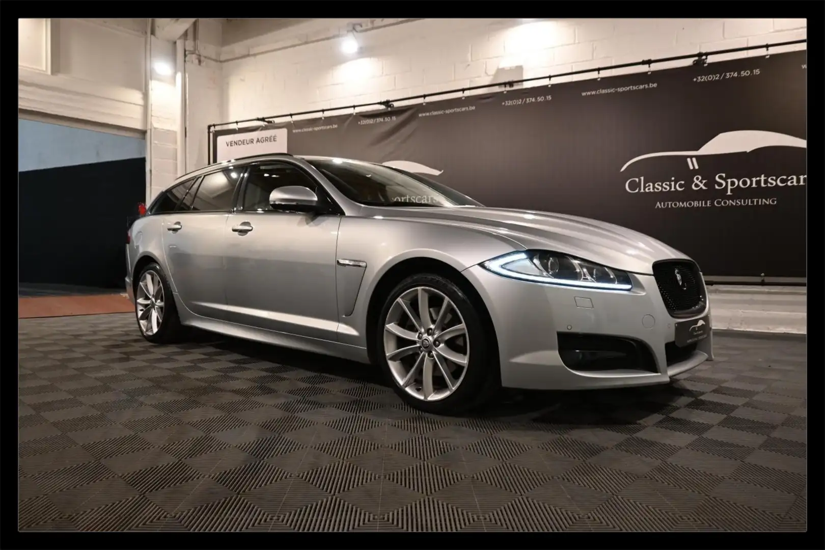 Jaguar XF 2.2 D R-SPORT BREAK / AUTO / CUIR / NAVI / XENON ! Silber - 1