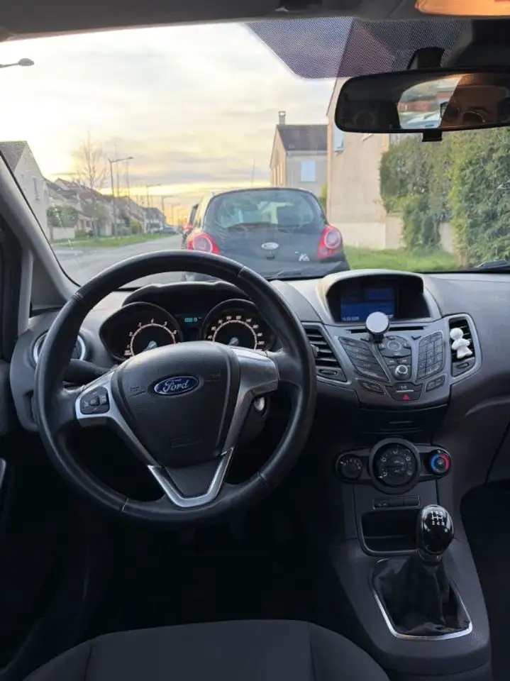 Ford Fiesta 5 portes — photo 3