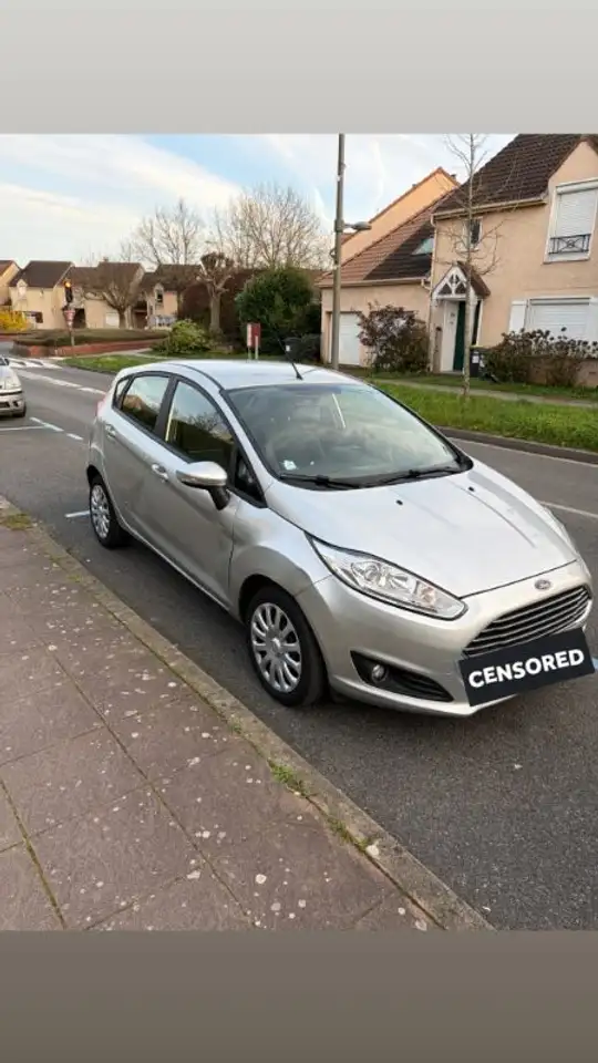 Ford Fiesta 5 portes — photo 2