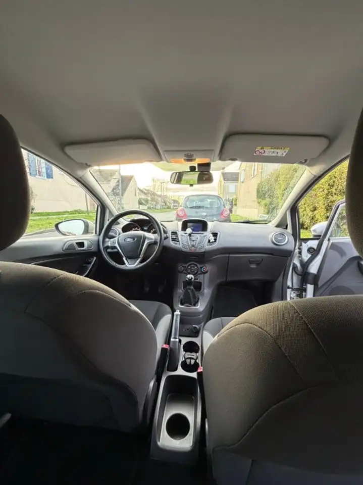 Ford Fiesta 5 portes — photo 4