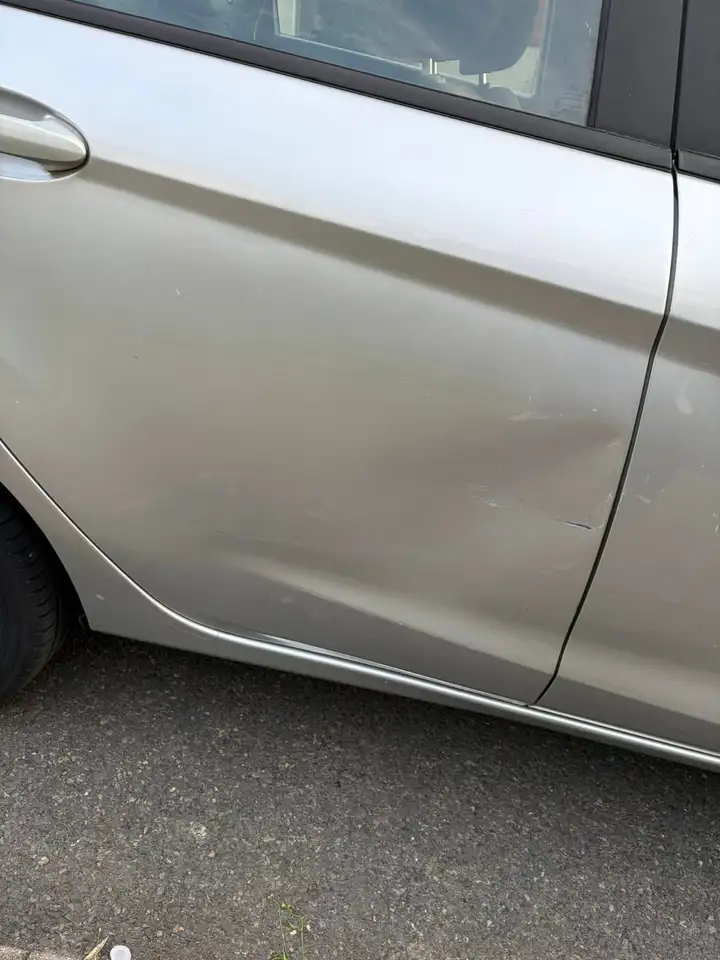 Ford Fiesta 5 portes — photo 10
