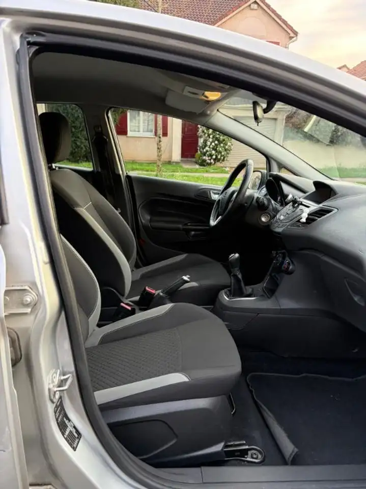 Ford Fiesta 5 portes — photo 5