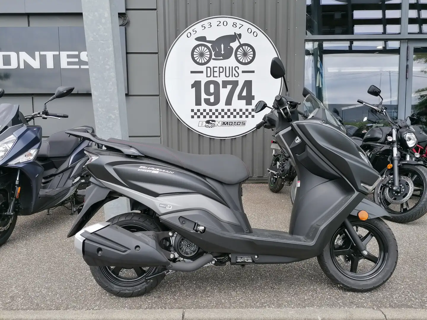 Suzuki Burgman 125 Gris - 1