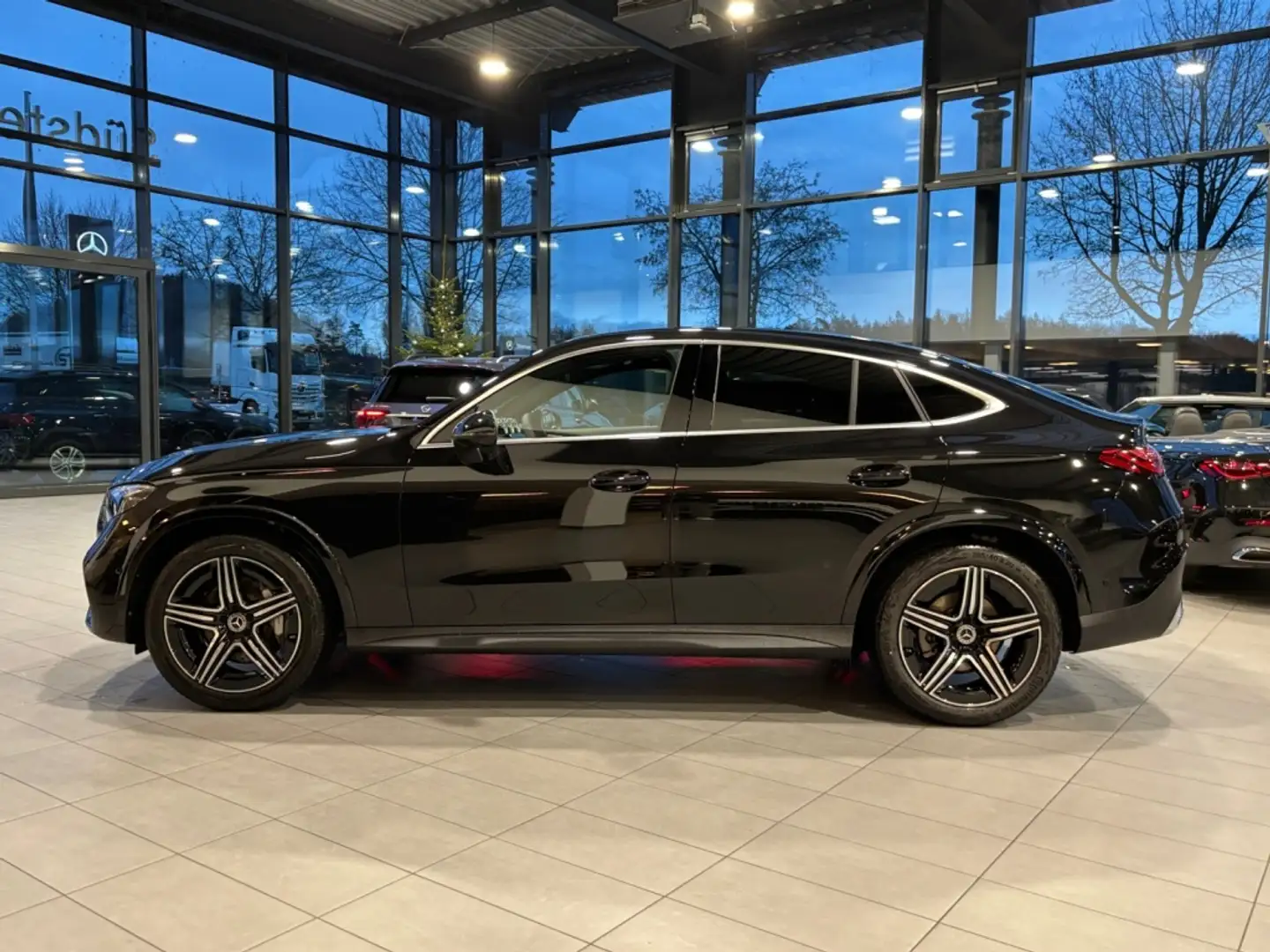 Mercedes-Benz GLC 220 d 4M Coupe AMG+AMBIENTE+DISTRO+MEMORY Schwarz - 2