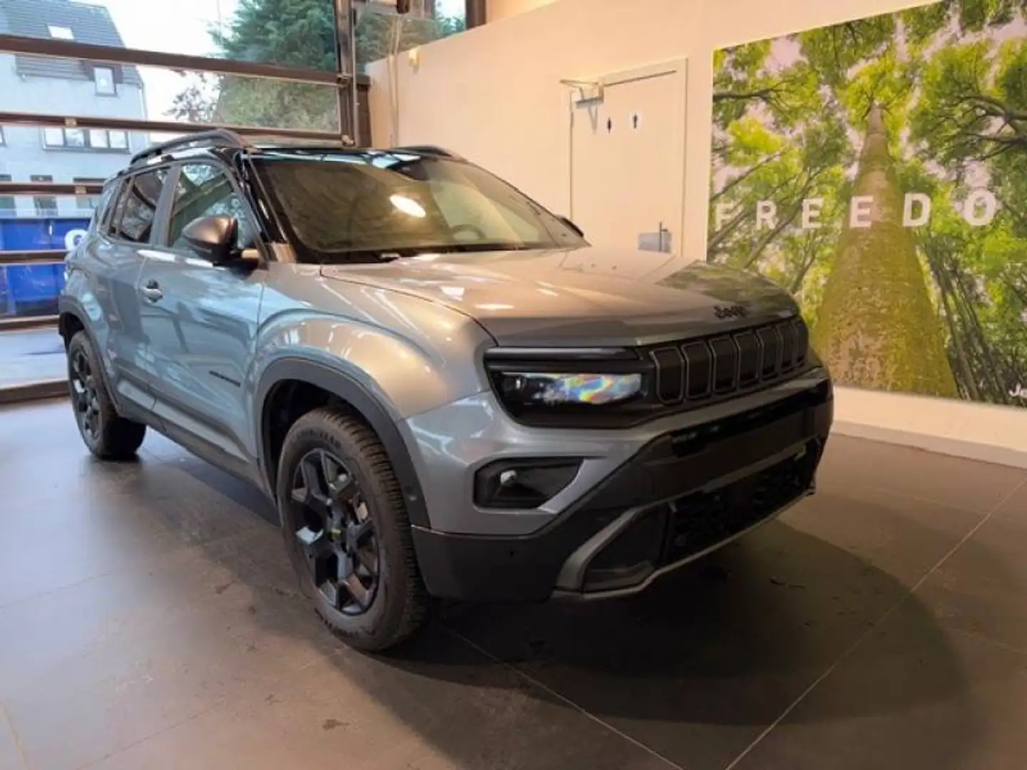 Jeep Avenger 1 1.2 4xe Upland Grau - 1