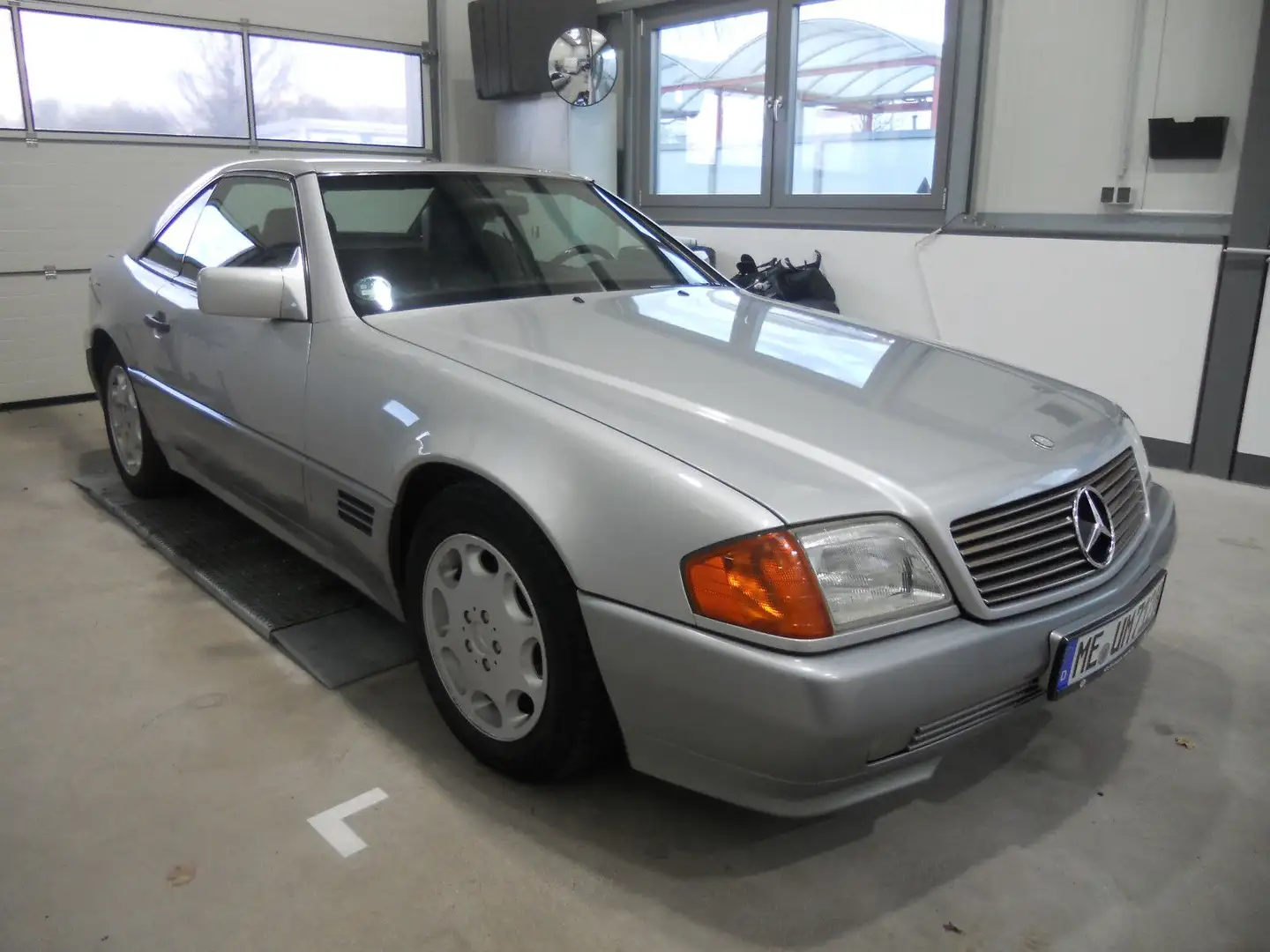 Mercedes-Benz SL 500 Deutsches Fz. Laufleistung belegbar. Argent - 2