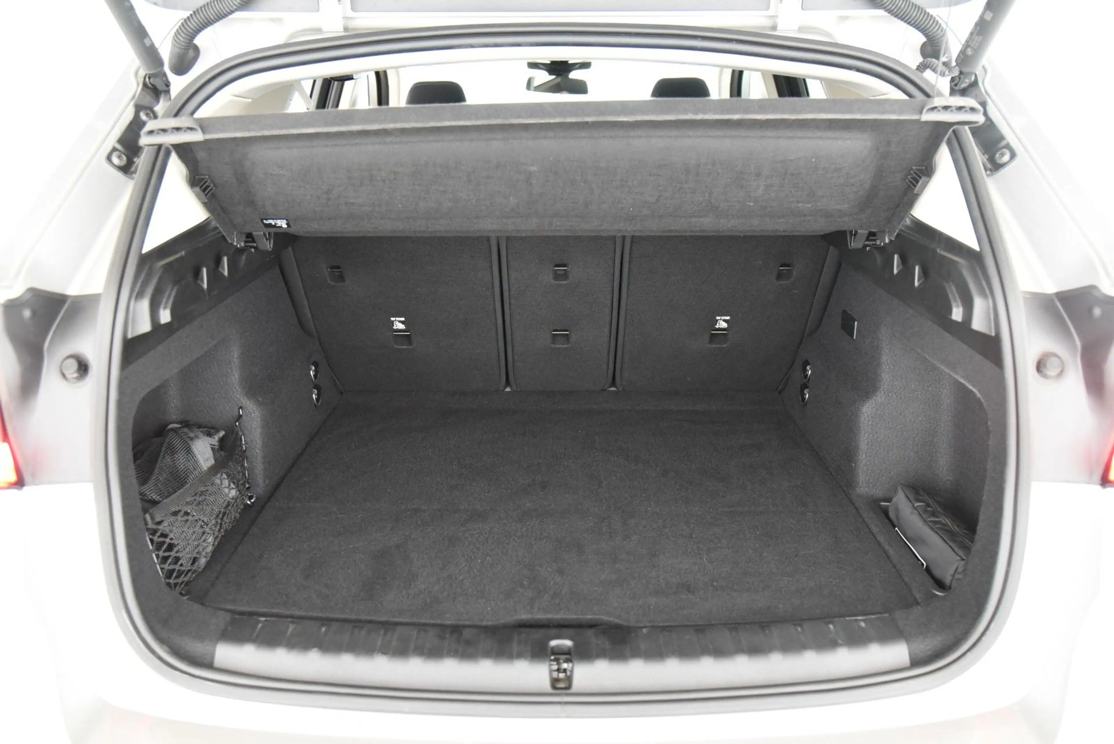 BMW iX1 xDrive30 AHK DriveAssProf Head-Up Sitzhzg — photo 7