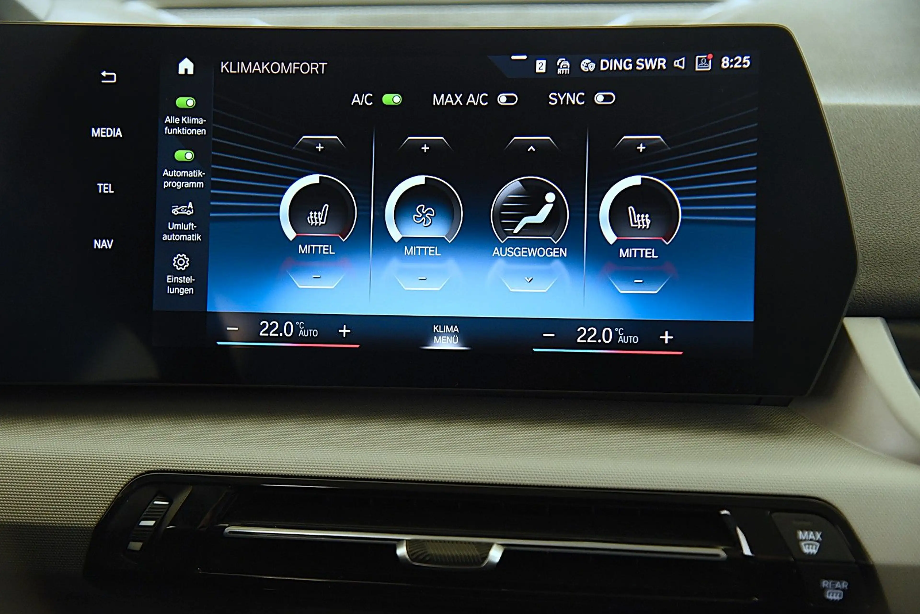 BMW iX1 xDrive30 AHK DriveAssProf Head-Up Sitzhzg — photo 15