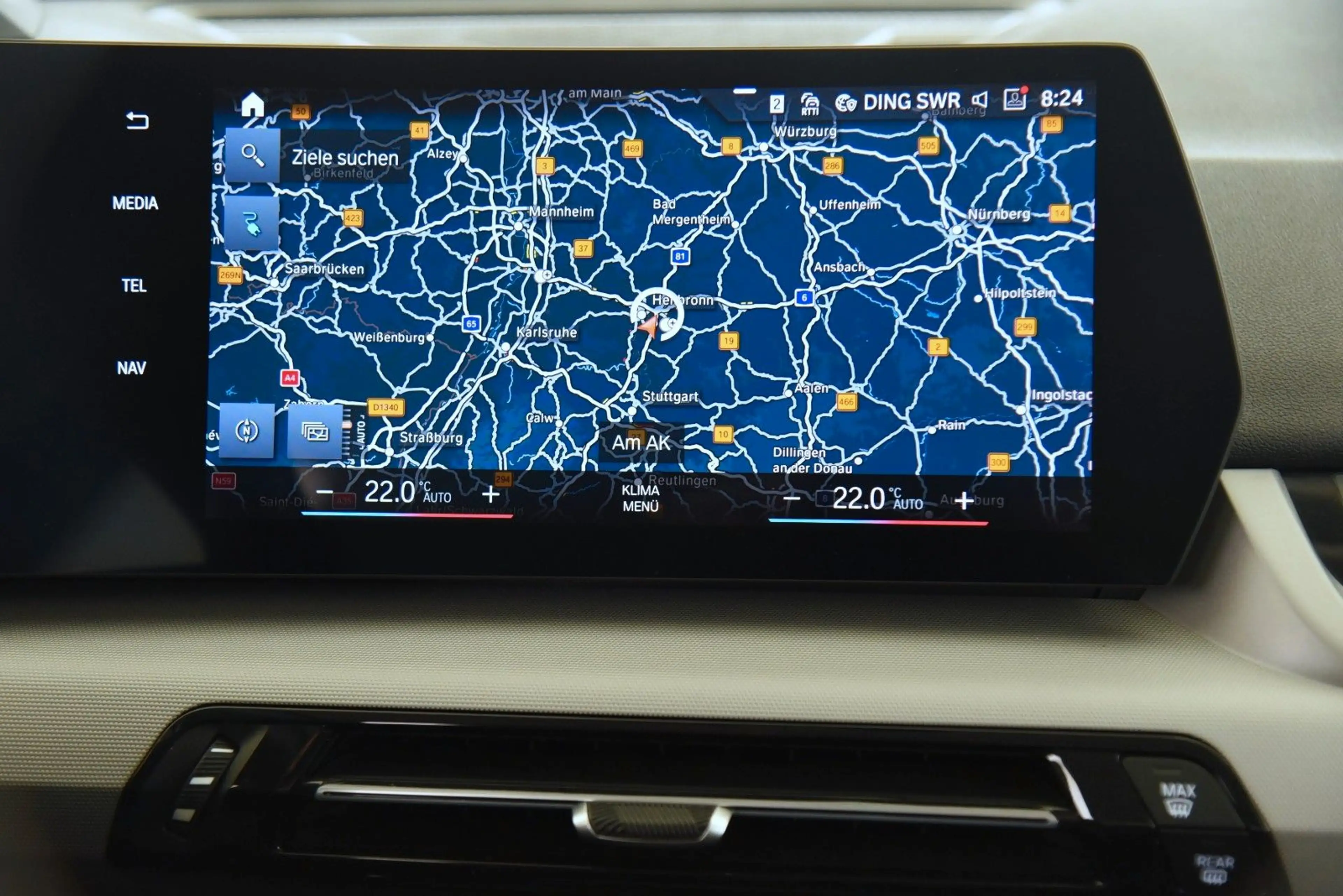 BMW iX1 xDrive30 AHK DriveAssProf Head-Up Sitzhzg — photo 12