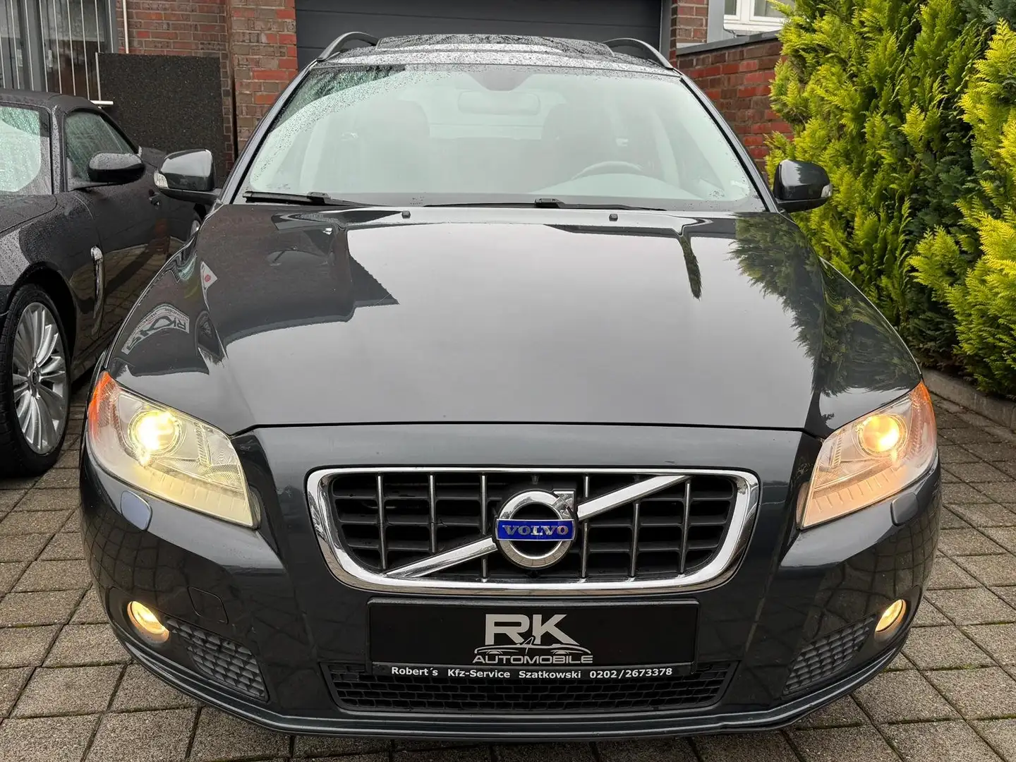 Volvo V70 Kinetic AHK/PDC/Sitzhzg./SHD Grau - 2