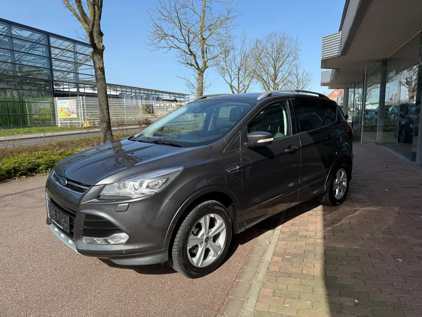 Ford Kuga Individual Pano/Xenon/Leder/Kamera/Navi Grau - 1