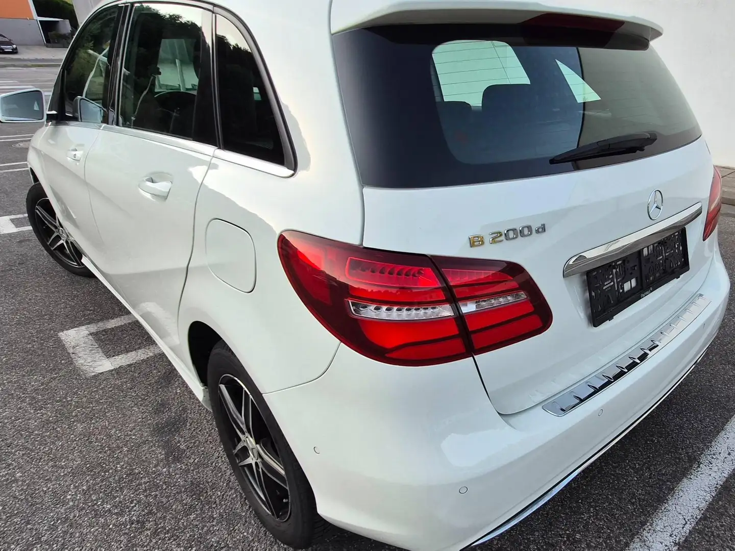 Mercedes-Benz B 200 B 200 d Aut. Weiß - 2