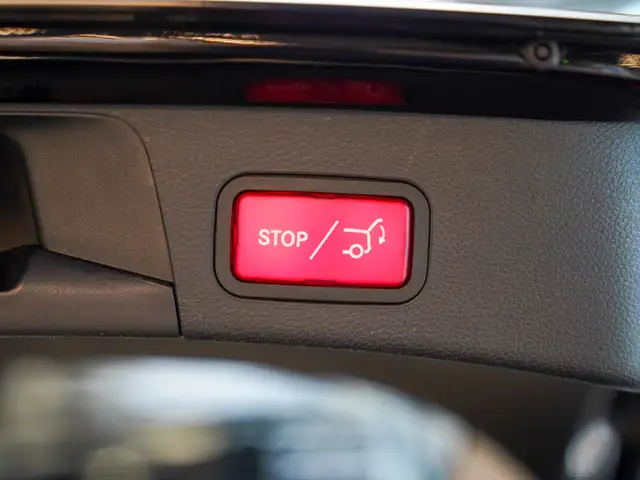 Mercedes-Benz C-Class view 6