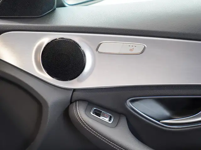 Mercedes-Benz C-Class view 13