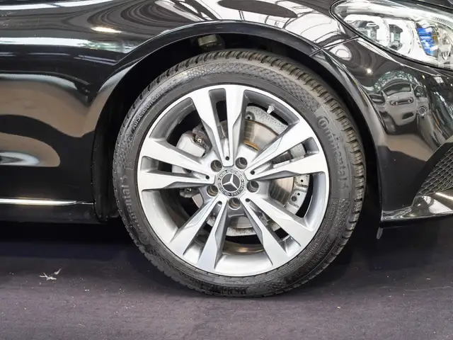 Mercedes-Benz C-Class view 2