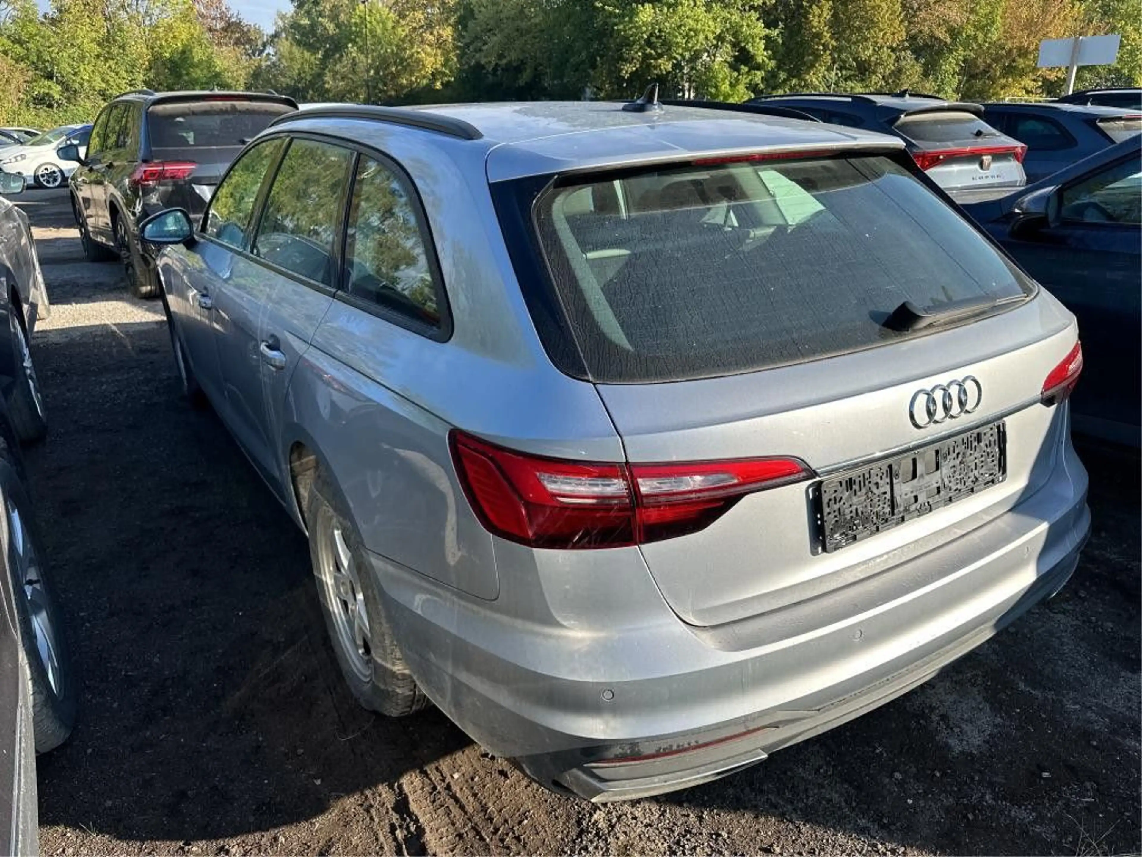 Audi A4 35 TDI s-tronic Panorama LED AHK PDC Navi — photo 4