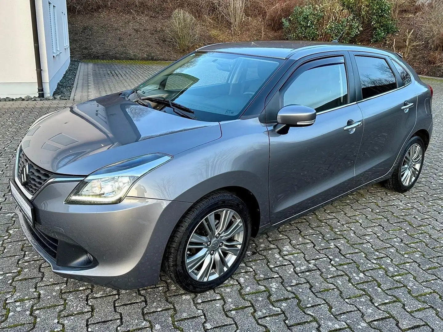 Suzuki Baleno 1.0 Basic*AUTOMATIK*NAVI*ACC*RFK*PDC*SHZ*BRC*TEMP Grau - 2