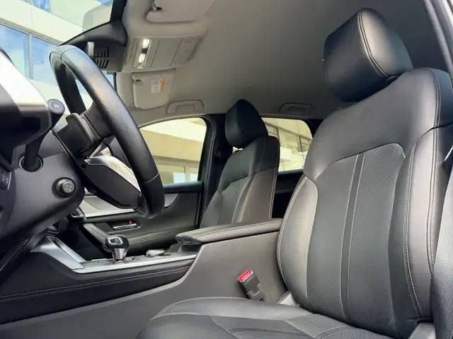 Mazda CX-60 view 8