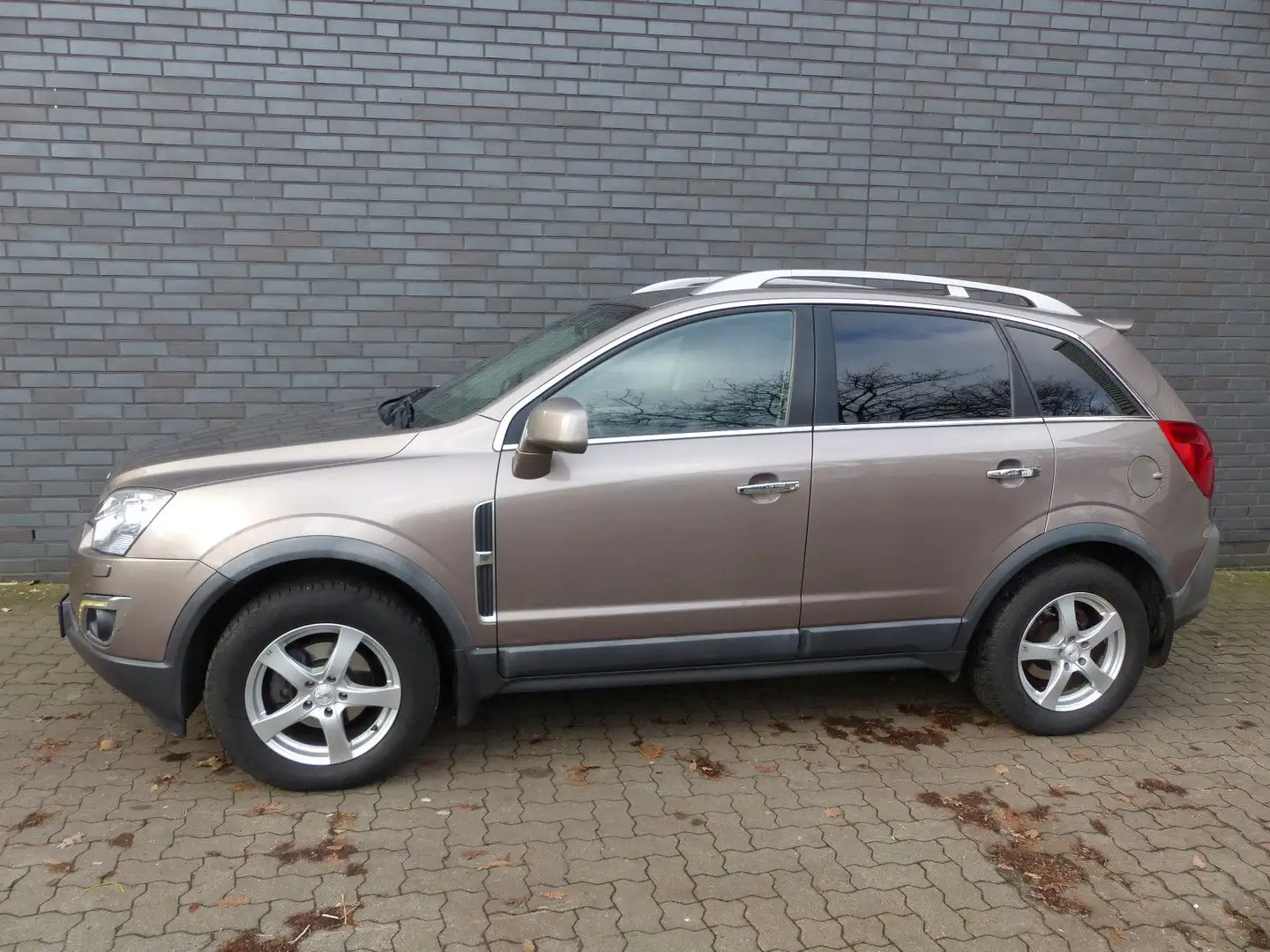 Opel Antara Cosmo 4x4 Leder/Navi/Xenon/PDC Brązowy - 1