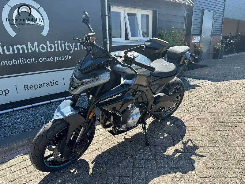 CFMOTO 675 NK - foto 5