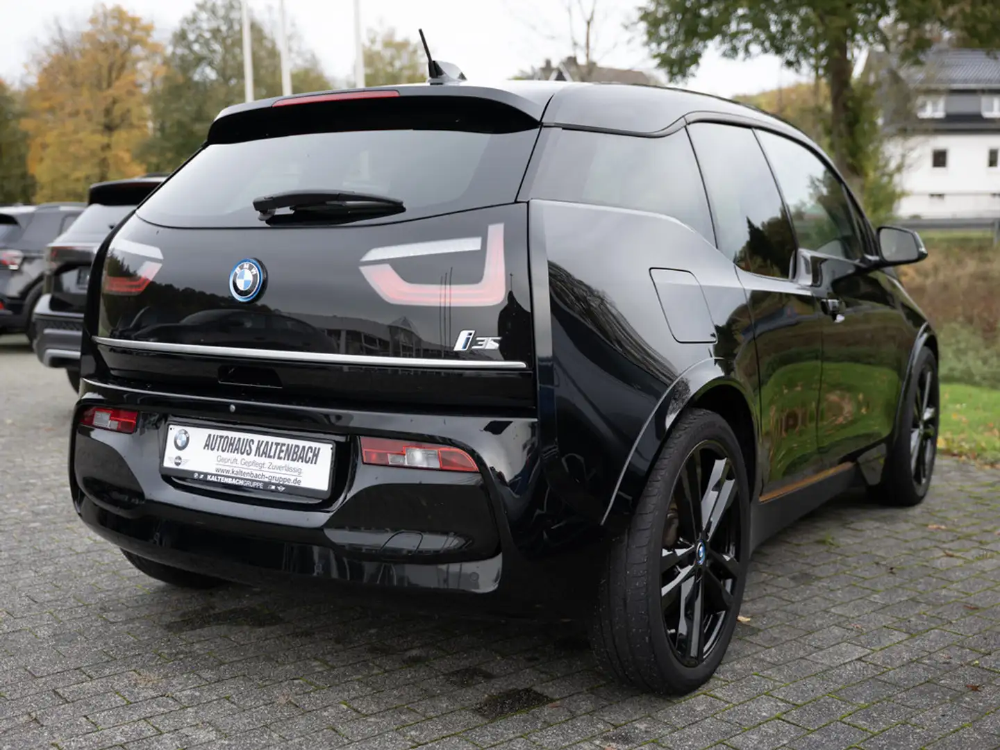 BMW i3 s 120Ah FACEL. LED W-LAN HGSD H/K KAMERA Schwarz - 2