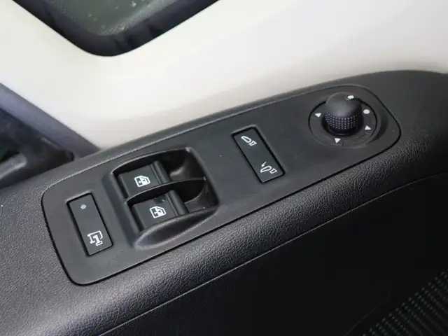 Opel Movano view 11
