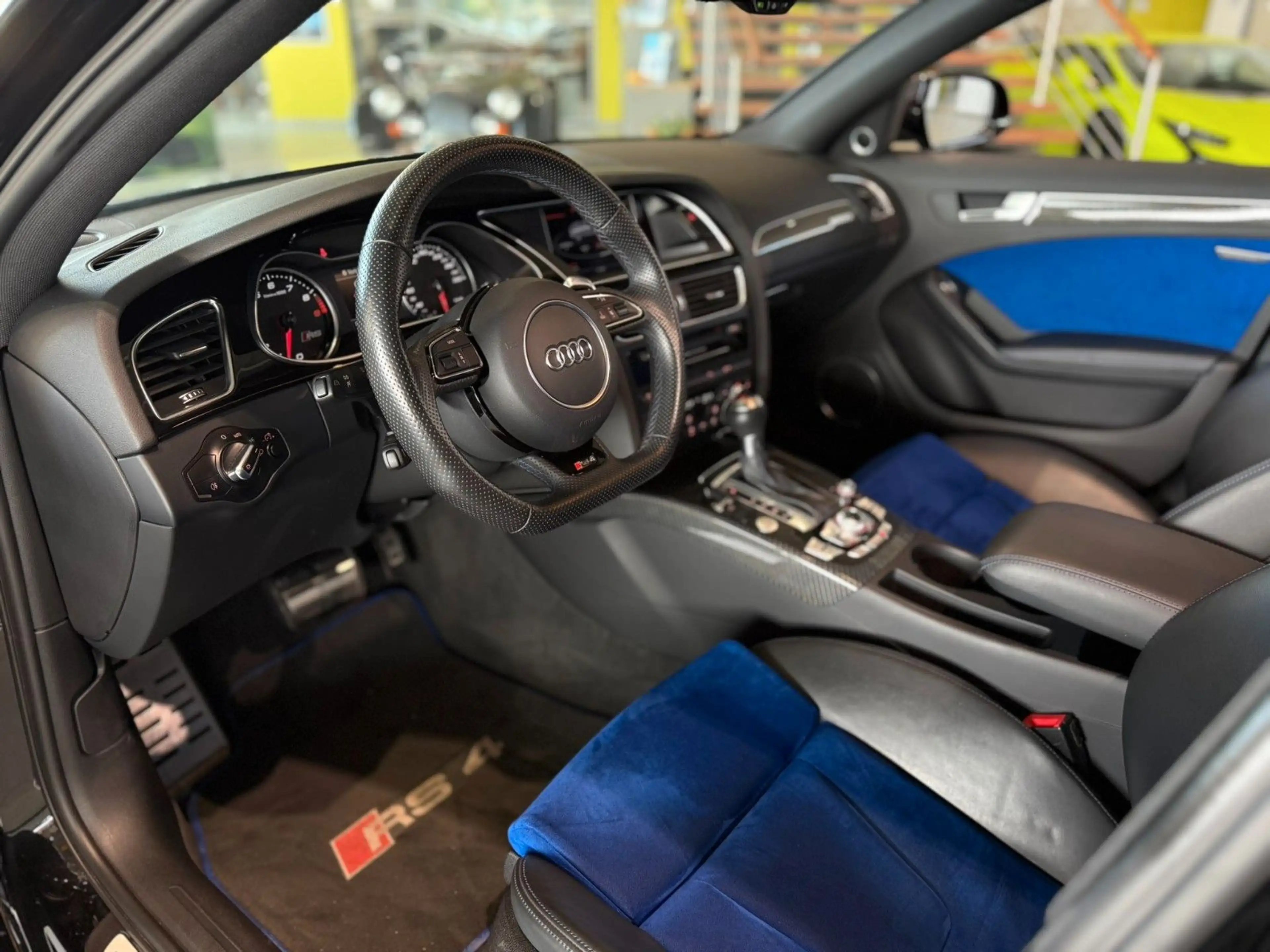 Audi RS4 Avant 4.2 FSI*V8*quattro*Valcona*Pano* B&O* — photo 13