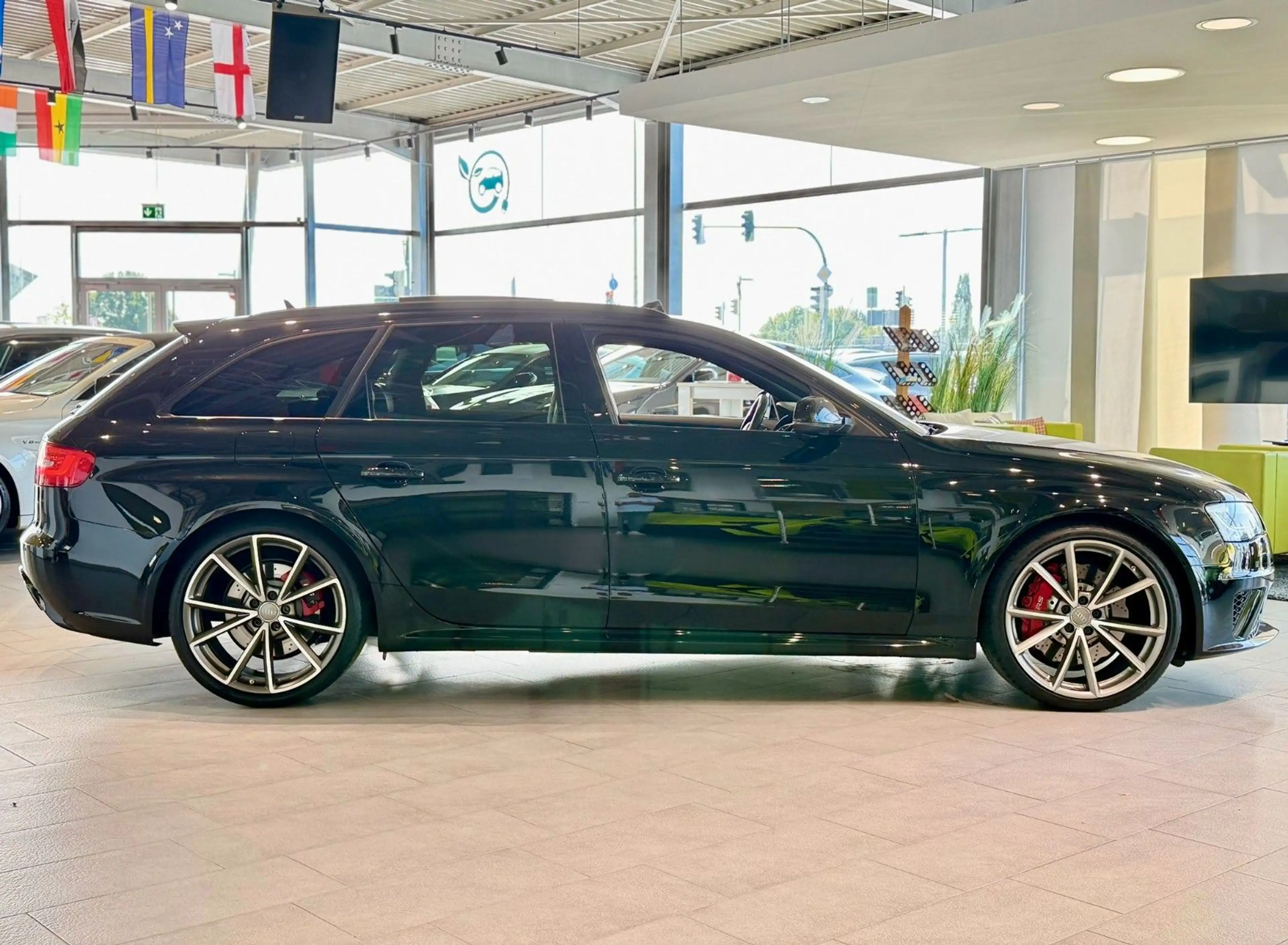 Audi RS4 Avant 4.2 FSI*V8*quattro*Valcona*Pano* B&O* — photo 8