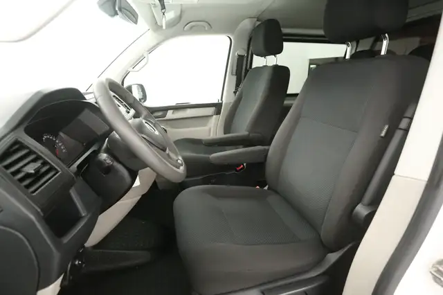 Volkswagen Transporter view 10