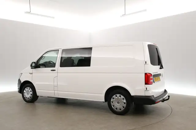Volkswagen Transporter view 7