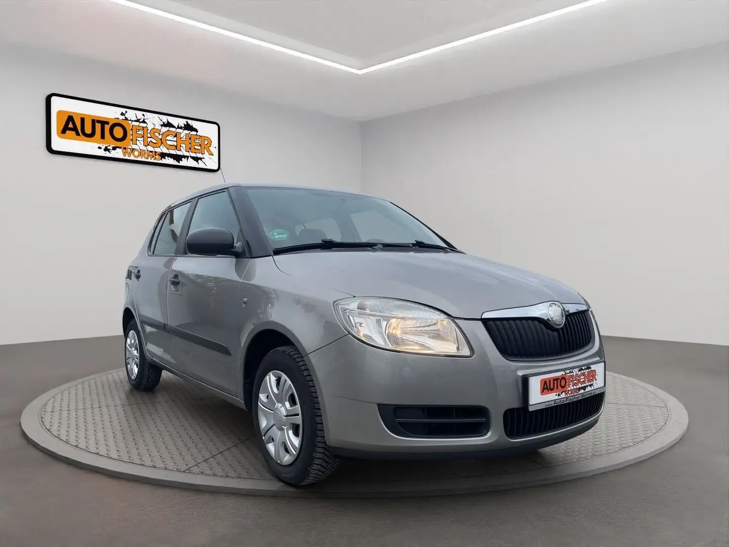 Skoda Fabia Classic  HU und Allwetterreifen Neuwertig Beige - 1