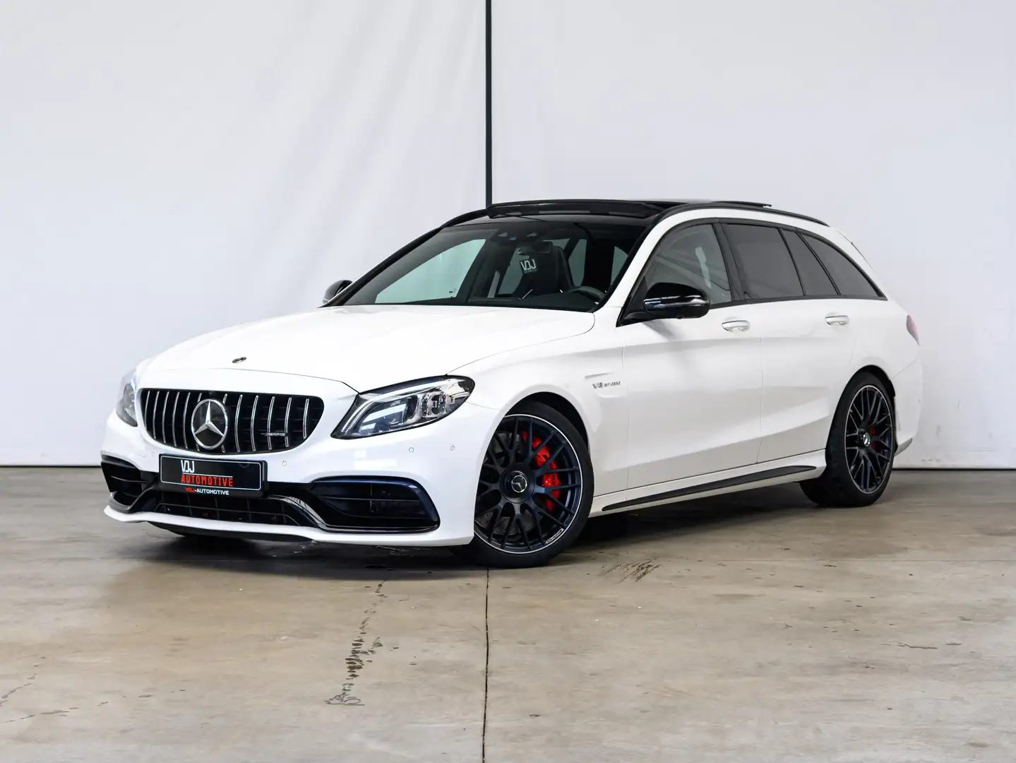 Mercedes-Benz C 63 AMG S | BTW | LICHTE VRACHT | PERF STOELEN | PANO | Wit - 1