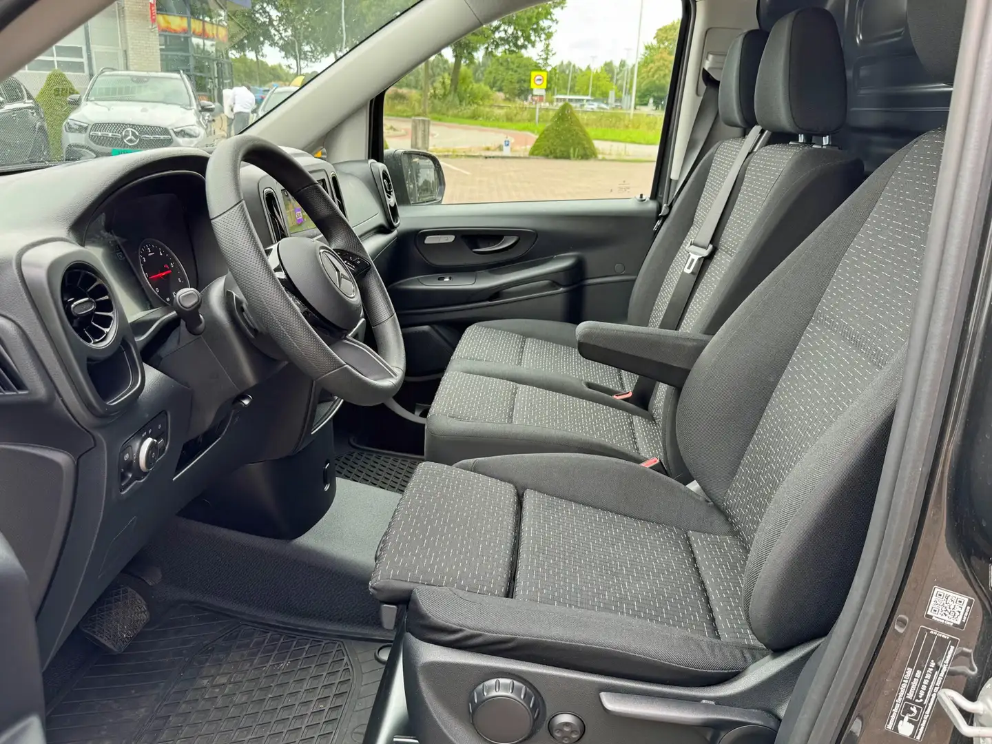 Mercedes-Benz Vito 116 Pro L2 9G-Tronic Mbux Multibeam 2.5T trekhaak Grijs - 2