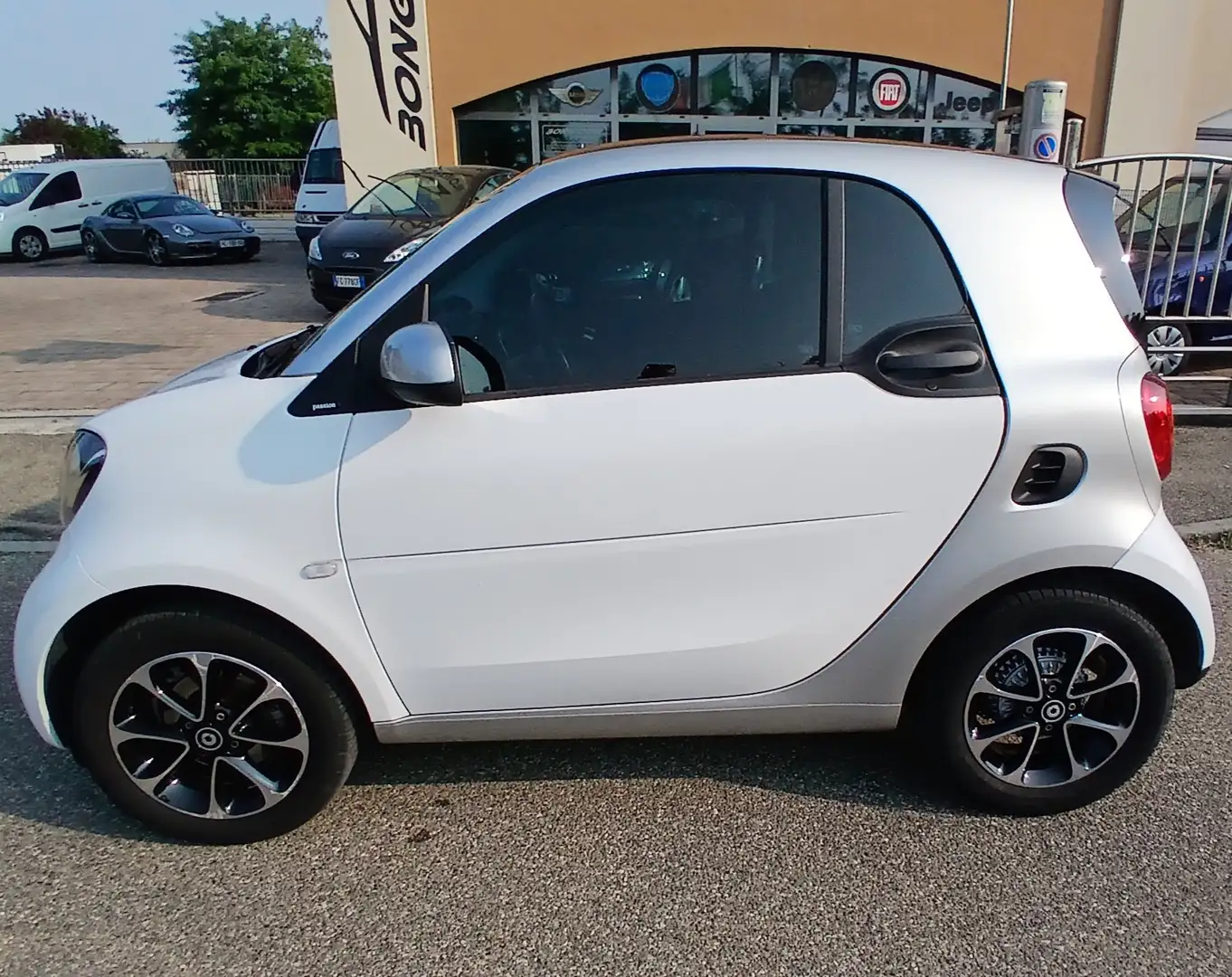 smart forTwo 1,0cc benzina passion cambio automatico km34000 Bianco - 2