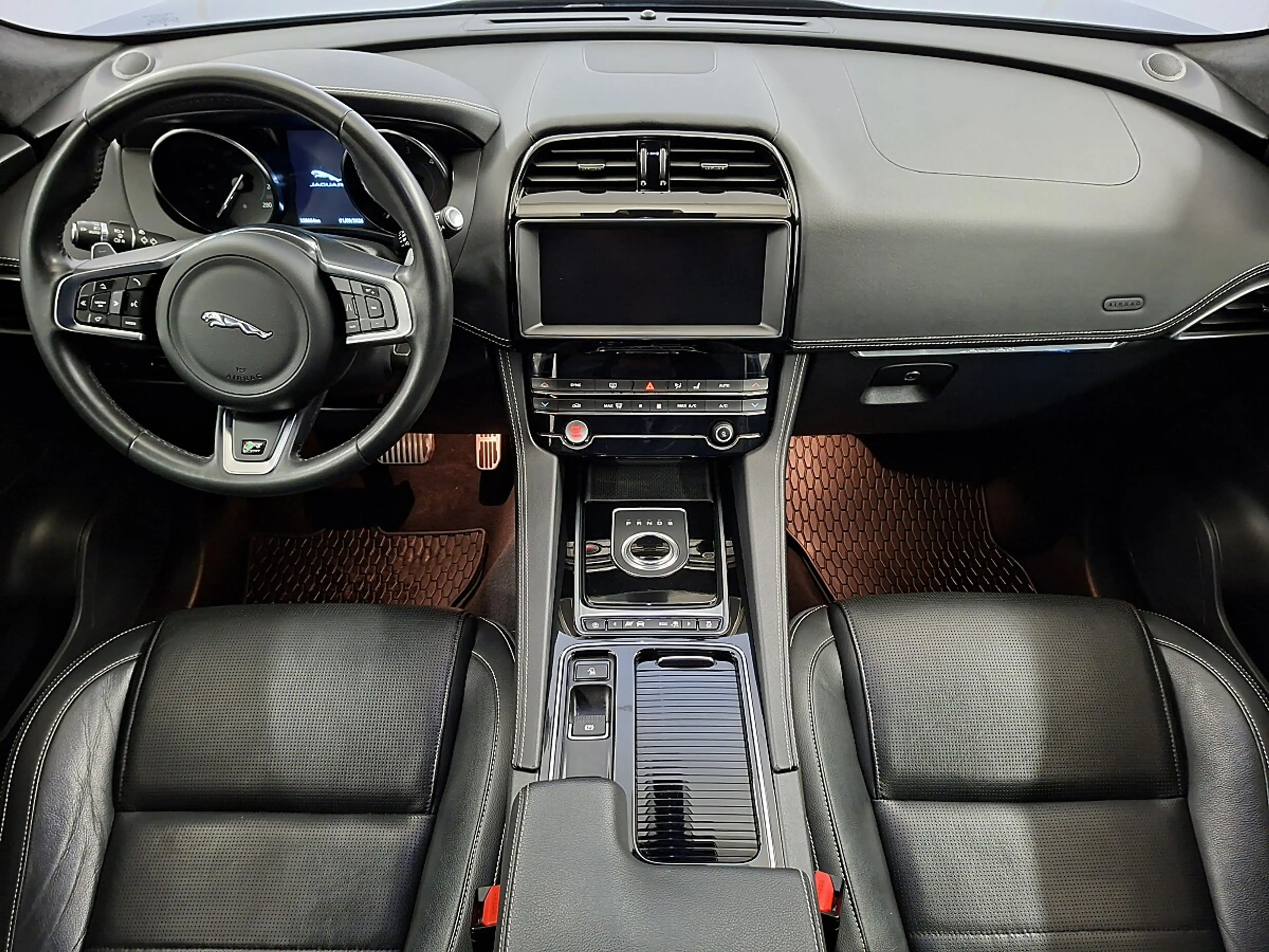 Jaguar F-Pace 20d AWD R-Sport..Navi/Xenon/RFK — photo 9
