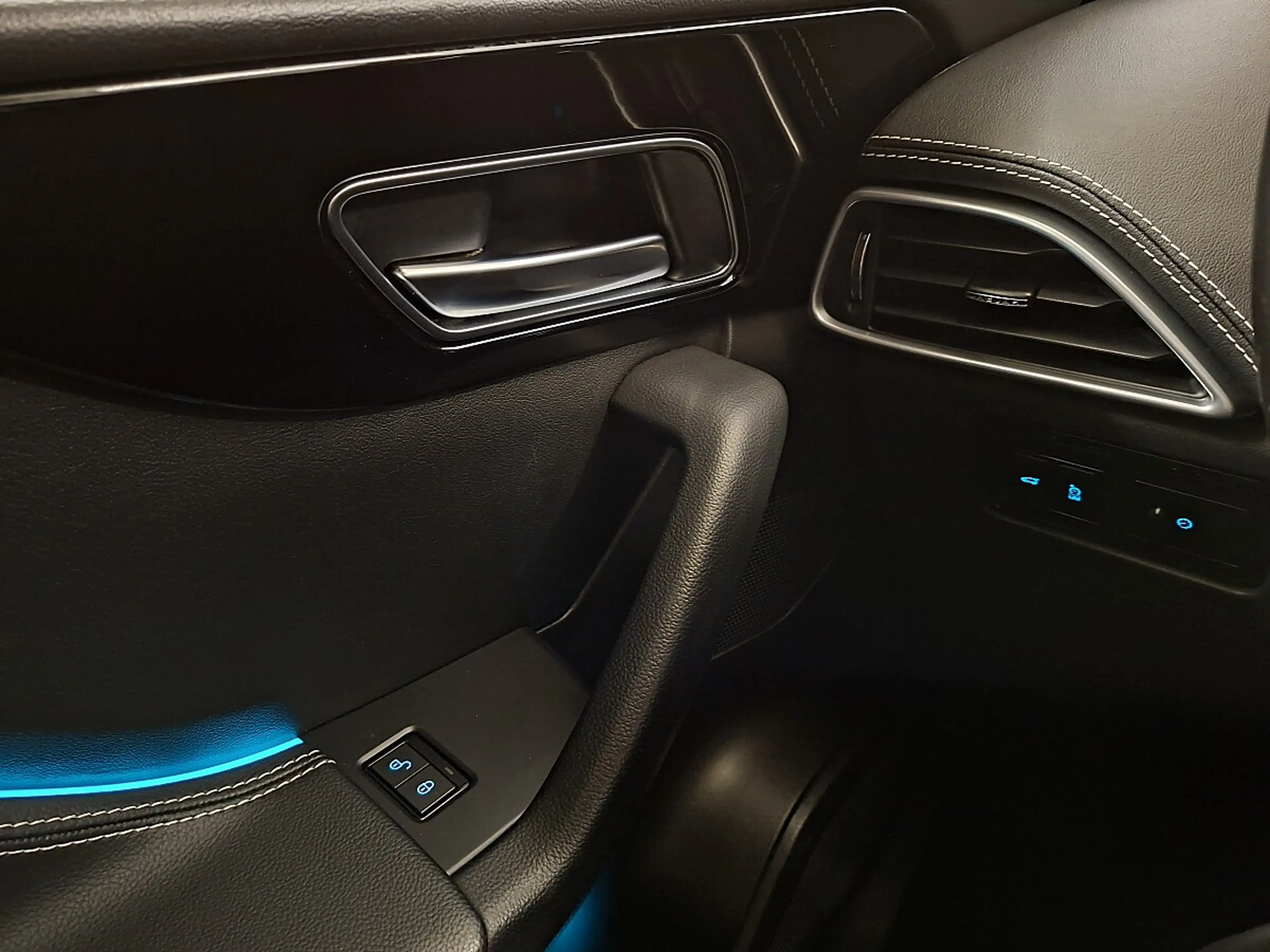 Jaguar F-Pace 20d AWD R-Sport..Navi/Xenon/RFK — photo 14