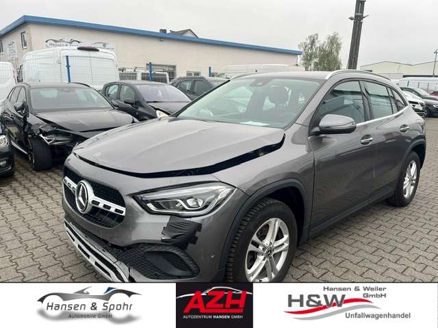 Mercedes-Benz GLA 220