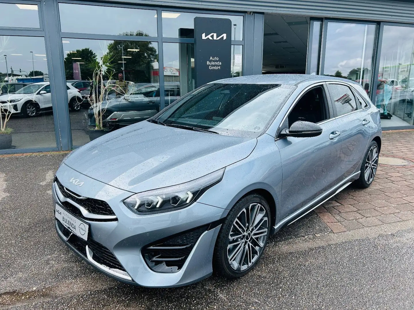 Kia Ceed / cee'd CEED 1.5T 140PS DCT7 GT-Line TEC 18Zoll NAVI Plateado - 2