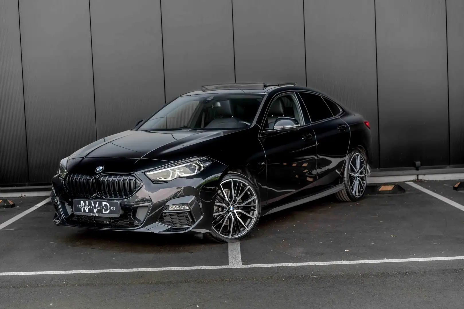 BMW 218 iA M-Sport | Pano dak | 19" M | Hifi sound | LED Black - 1