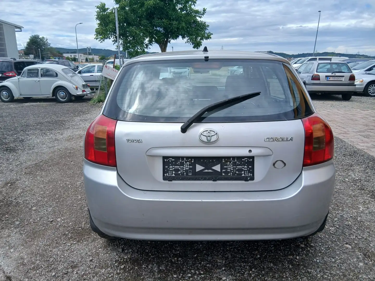 Toyota Corolla E12J/CDE120H Grau - 2