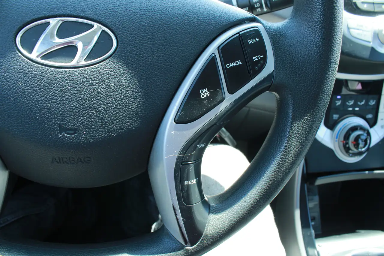 Hyundai ELANTRA снимка Hyundai ELANTRA